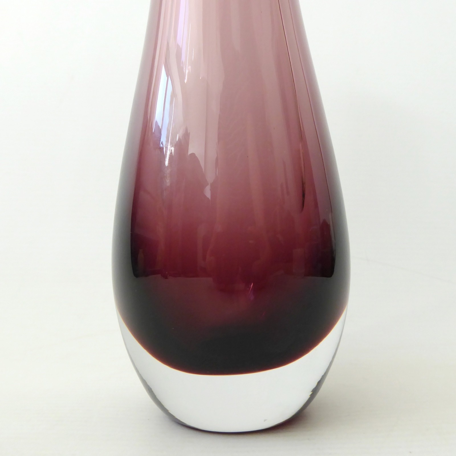 Caithness Heather purple Stroma 4033 art glass bud vase, 1970s Scottish vintage - Image 3