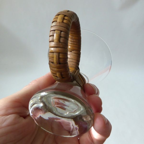 Carl Aubock? MCM raffia/rattan wrapped small bar glasses. Conical shot glass 60s - Image 15