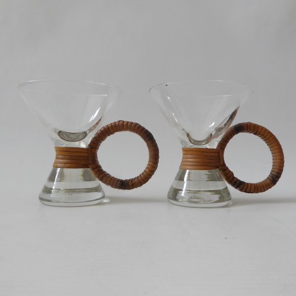 Carl Aubock? MCM raffia/rattan wrapped small bar glasses. Conical shot glass 60s - Image 3