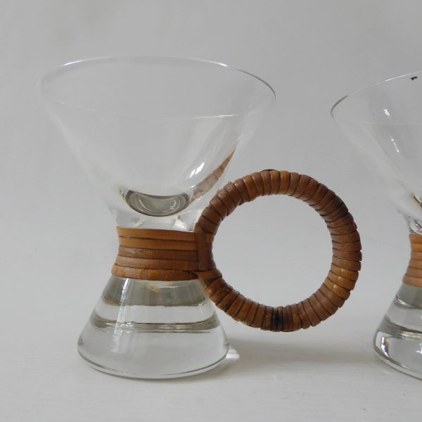 Carl Aubock? MCM raffia/rattan wrapped small bar glasses. Conical shot glass 60s - Image 4