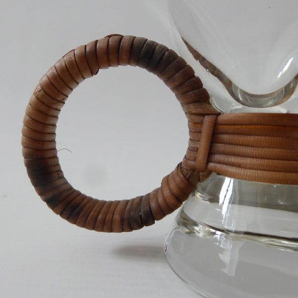 Carl Aubock? MCM raffia/rattan wrapped small bar glasses. Conical shot glass 60s - Image 9
