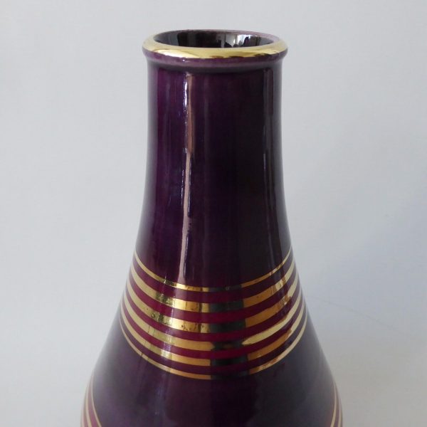 Dumler & Breiden 15/25 West German pottery ceramic vase, purple/plum gold bands - Image 9