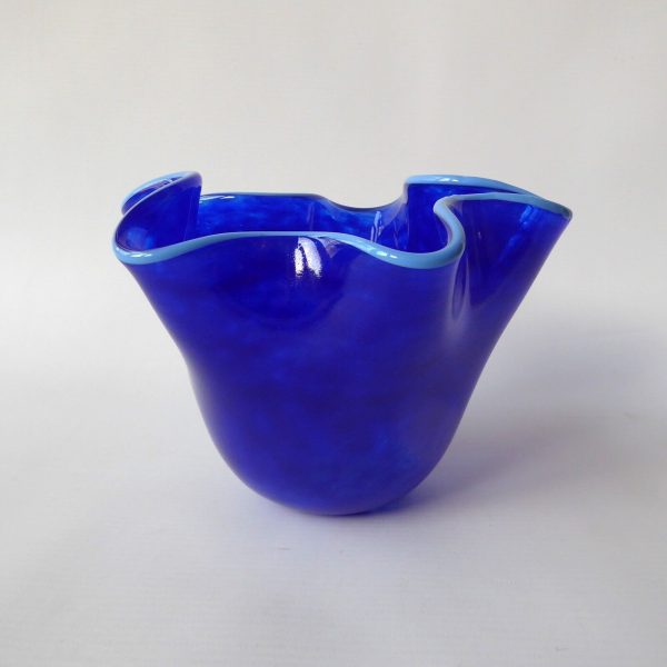Fully signed vintage art glass handkerchief vase, Scandinavian blue handmade - Image 3