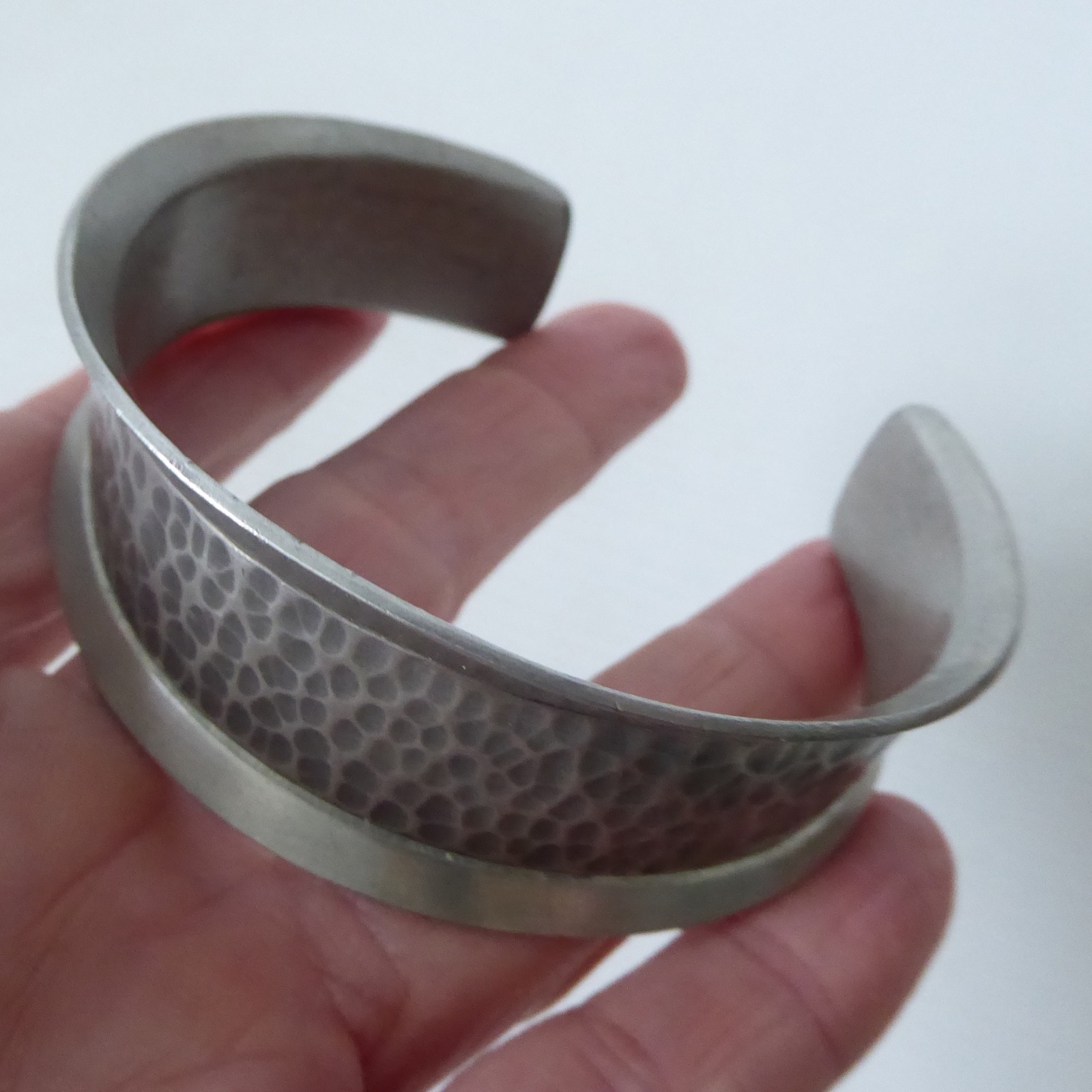 Hand signed Jorgen Jensen Danish vintage pewter hammered open bangle bracelet - Image 13