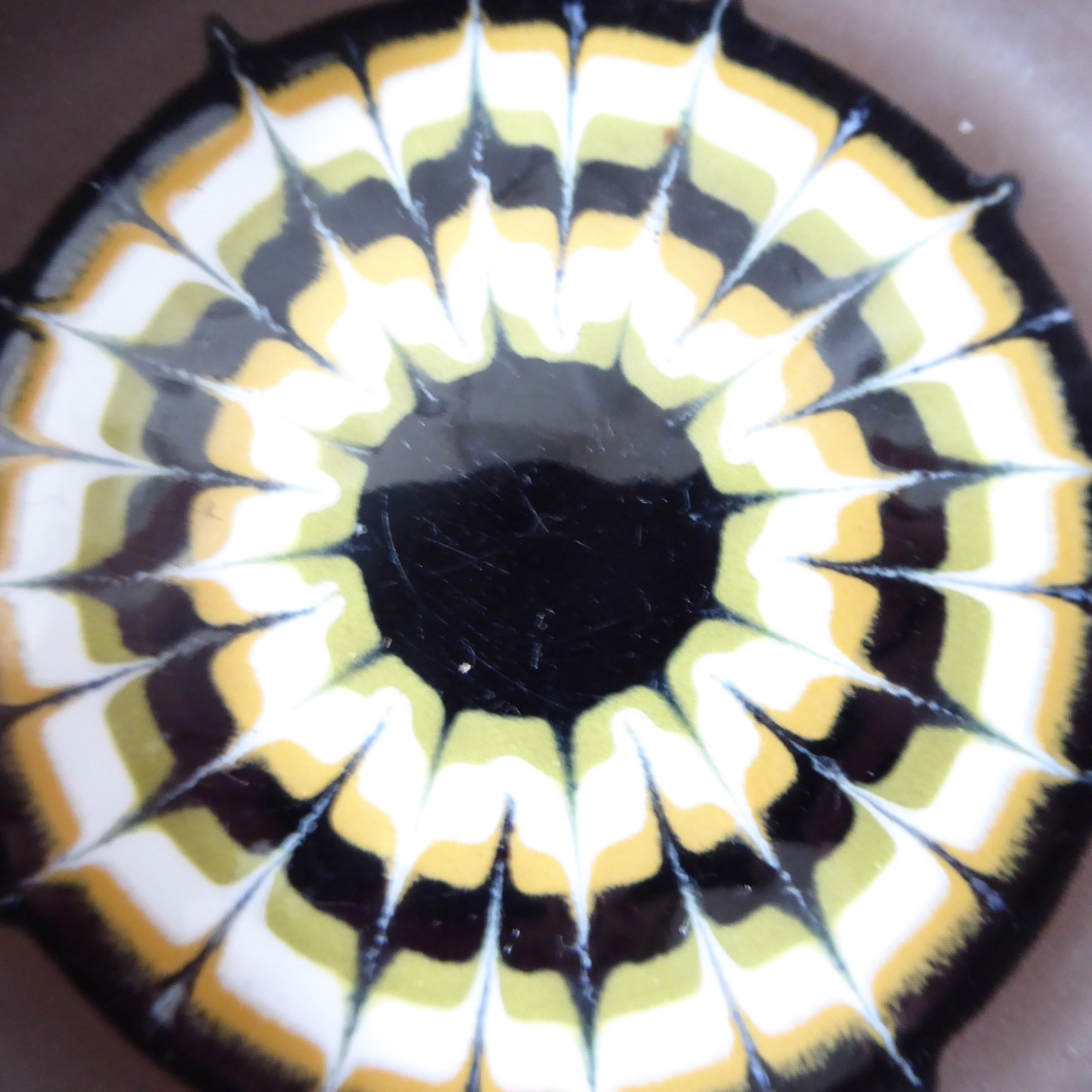 Hornsea Muramic Lancaster Vitramic ceramic pottery pin dish, 3.5" olive/yellow - Image 7