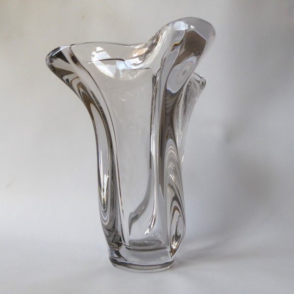 Huge 4kg French art glass crystal vase, 3-lobe twisted. Mid century 1950s 1960s - Image 3