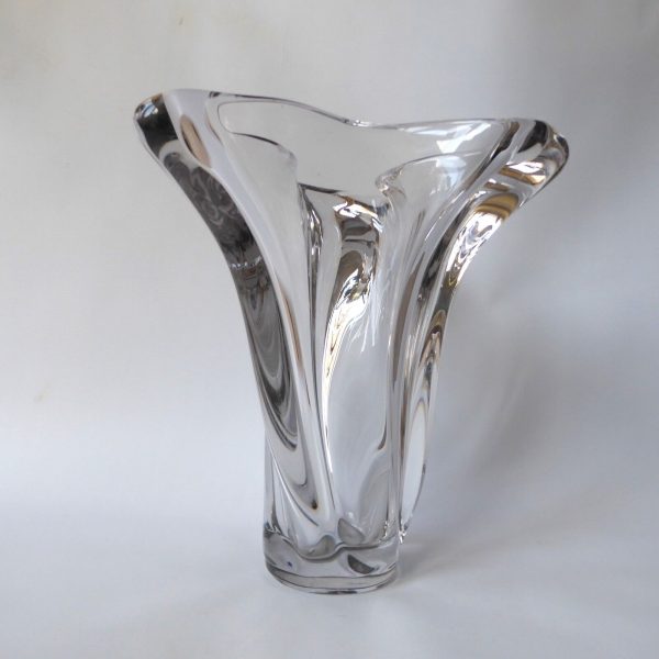 Huge 4kg French art glass crystal vase, 3-lobe twisted. Mid century 1950s 1960s - Image 4