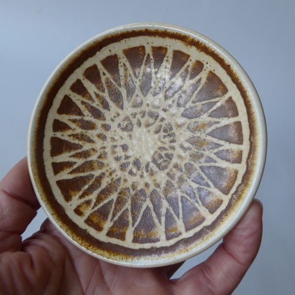 Iden Pottery Dennis Townsend pair 2 pin dishes, vintage 1960s/70s retro brown 4" - Image 12