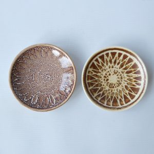 Iden Pottery Dennis Townsend pair 2 pin dishes, vintage 1960s/70s retro brown 4"