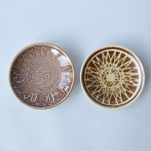 Iden Pottery Dennis Townsend pair 2 pin dishes, vintage 1960s/70s retro brown 4"