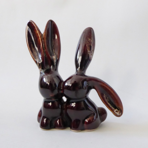 Kernewek Cornwall Kissing Bunnies rabbits figurine, vintage retro brown glaze