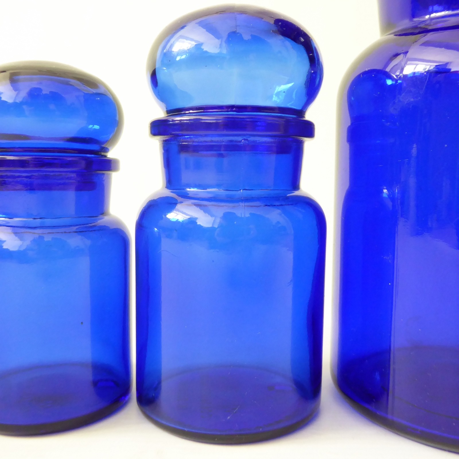 Made in Belgium 4 vintage retro glass apothecary storage jars 1970s, cobalt blue - Image 5