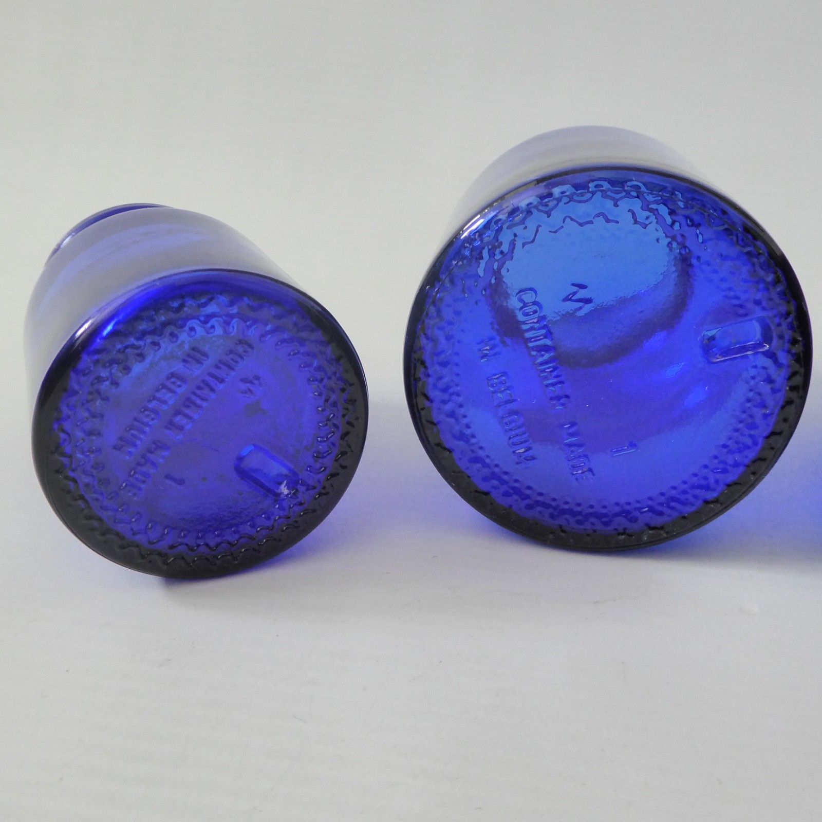Made in Belgium 4 vintage retro glass apothecary storage jars 1970s, cobalt blue - Image 10