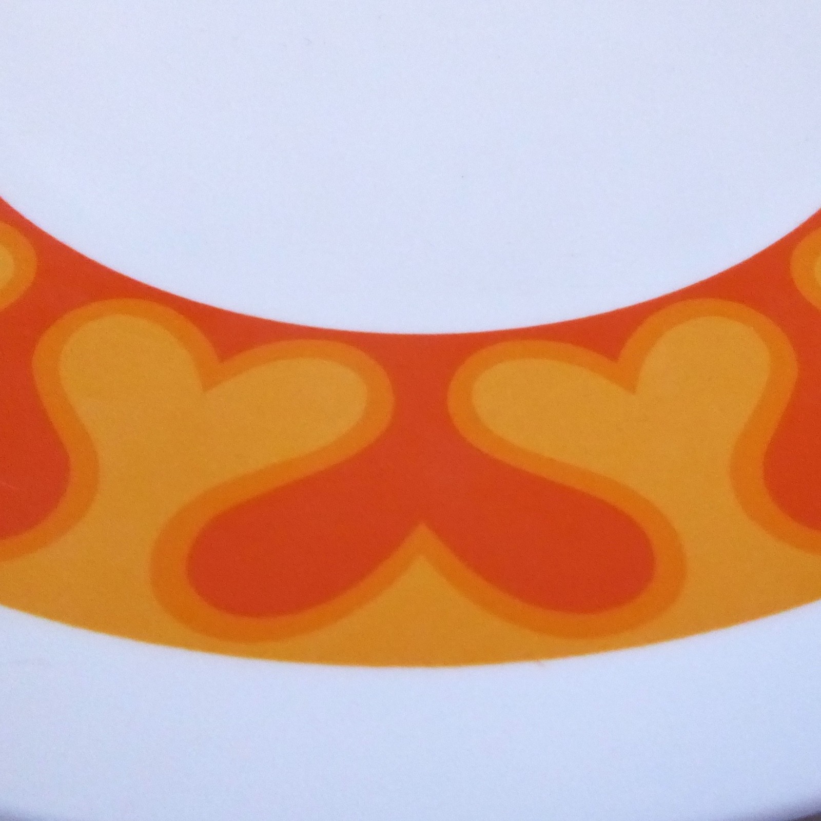 Melaware 2 retro melamine 10" dinner plates, orange psychedelic boho vintage 70s - Image 4