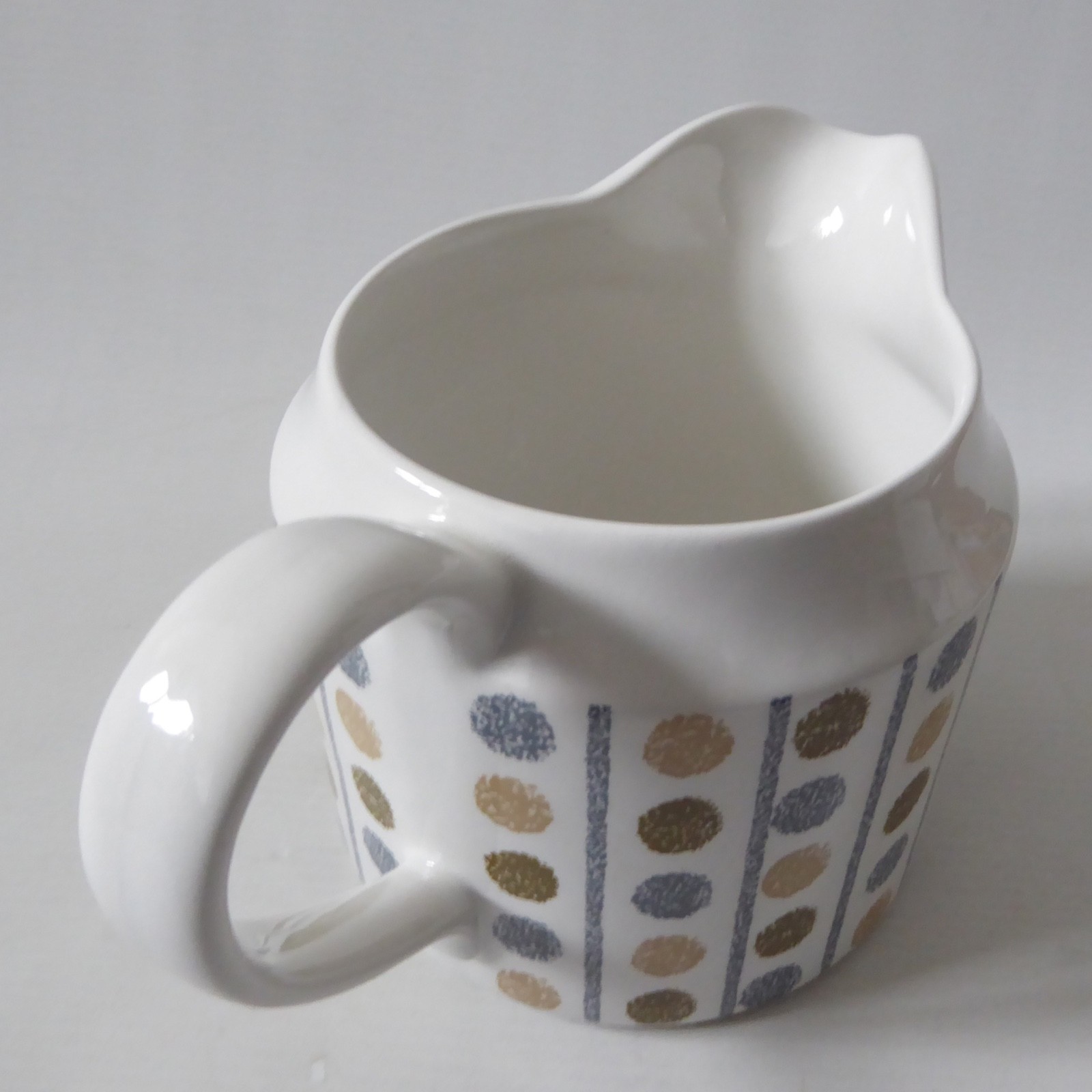 Midwinter Oakley big milk sauce jug, Stylist Tableware spots, Jessie Tait, 1960s - Image 7