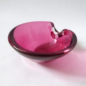 Murano cranberry pink cased art glass bowl dish ashtray, vintage retro ornament