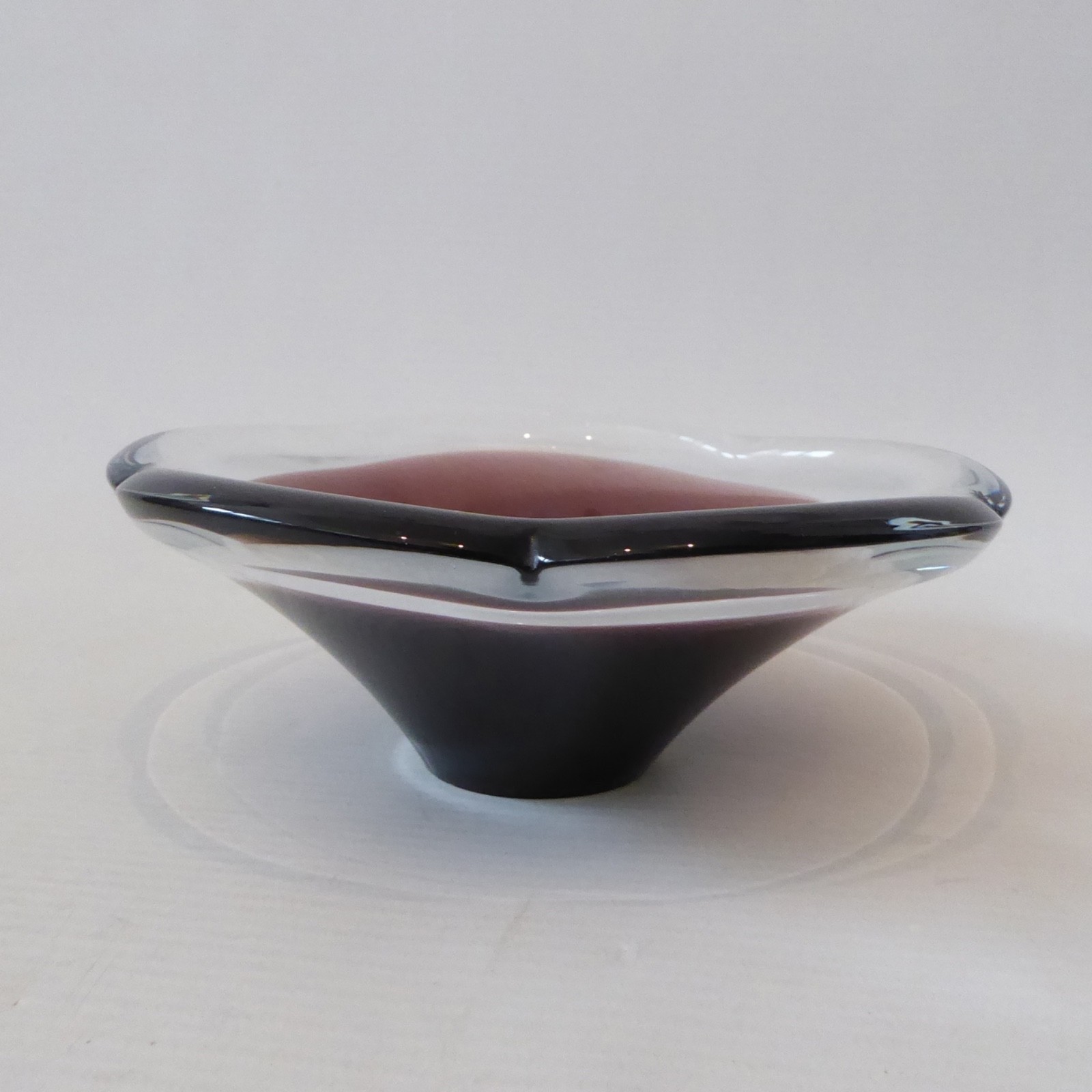 Murano/Scandinavian plum purple art glass scalloped bowl, shallow dish. Retro - Image 5