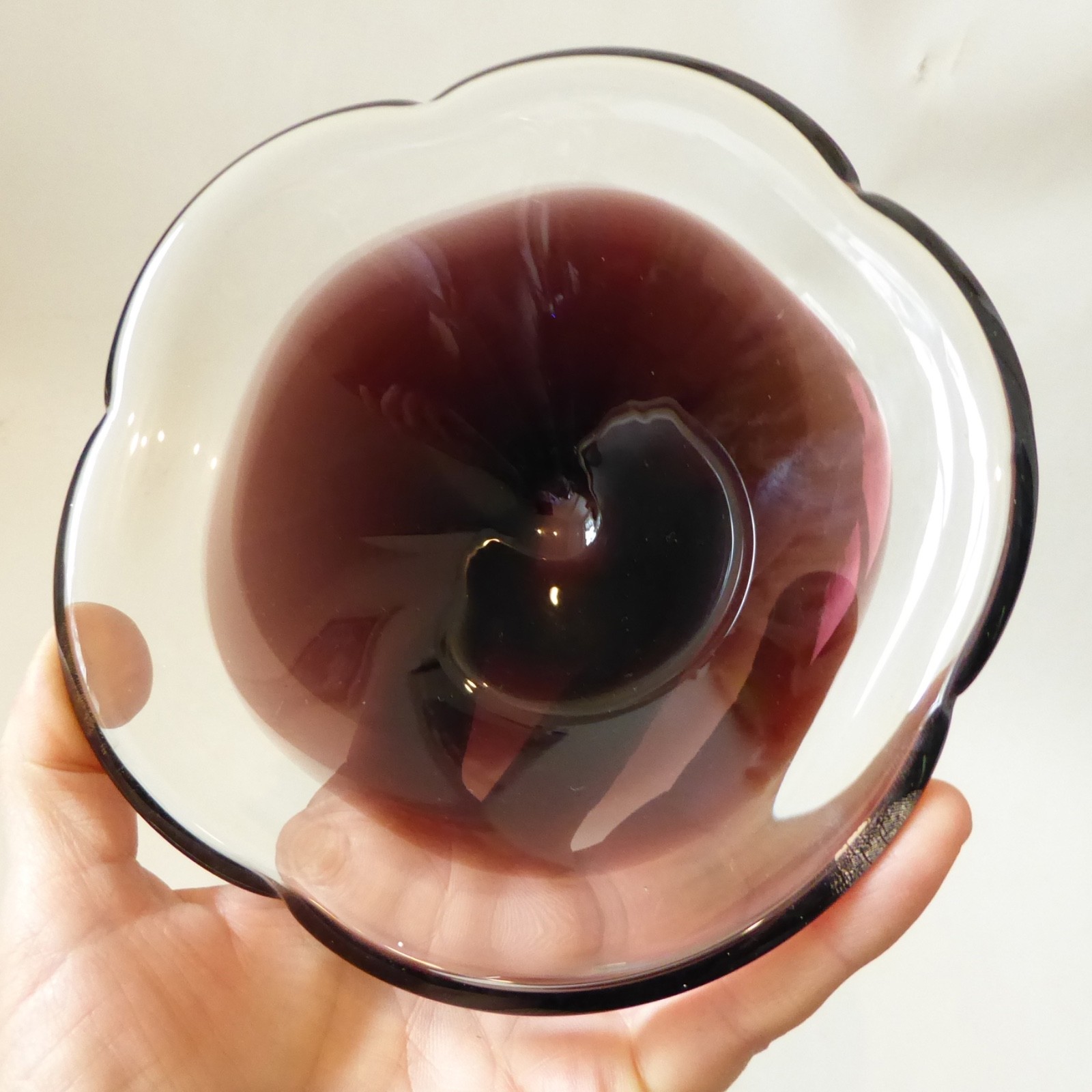 Murano/Scandinavian plum purple art glass scalloped bowl, shallow dish. Retro - Image 10