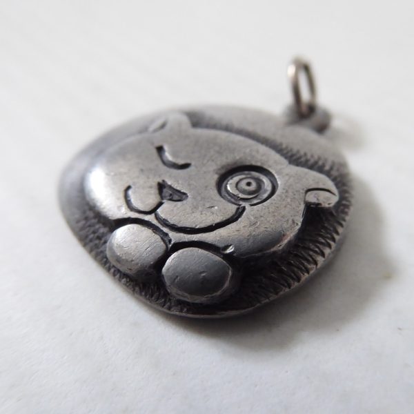 Norway vintage pewter CAT pendant for necklace, signed Eivind Hillestad EH 657 - Image 3