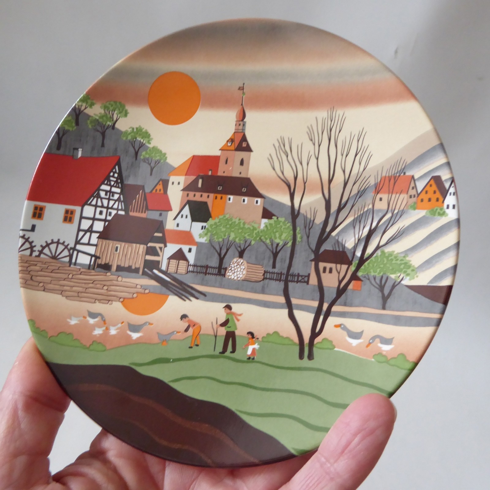 Poole Pottery England Four Seasons 6" decorative plates: 425 Spring & 427 Autumn - Image 7