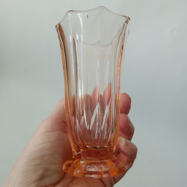 Pretty salmon pink Art Deco glass vase pressed glass small posy vase. 5" vintage - Image 5