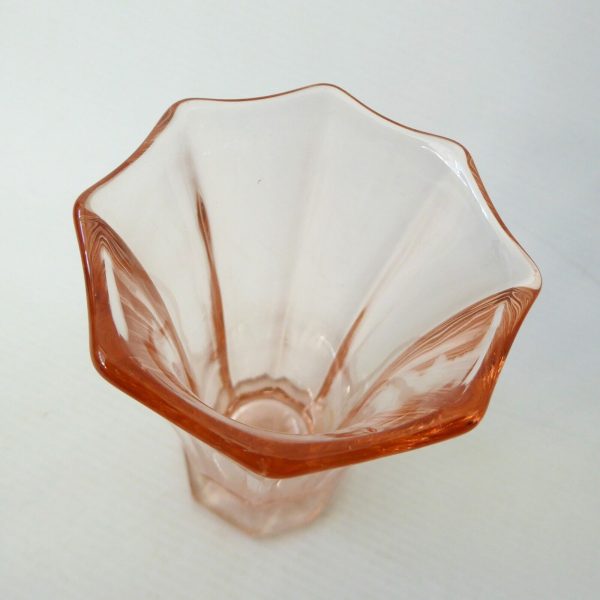 Pretty salmon pink Art Deco glass vase pressed glass small posy vase. 5" vintage - Image 7