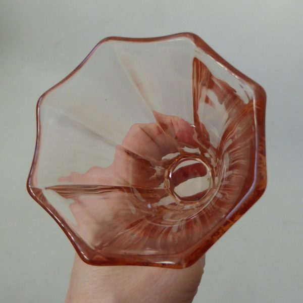 Pretty salmon pink Art Deco glass vase pressed glass small posy vase. 5" vintage - Image 8