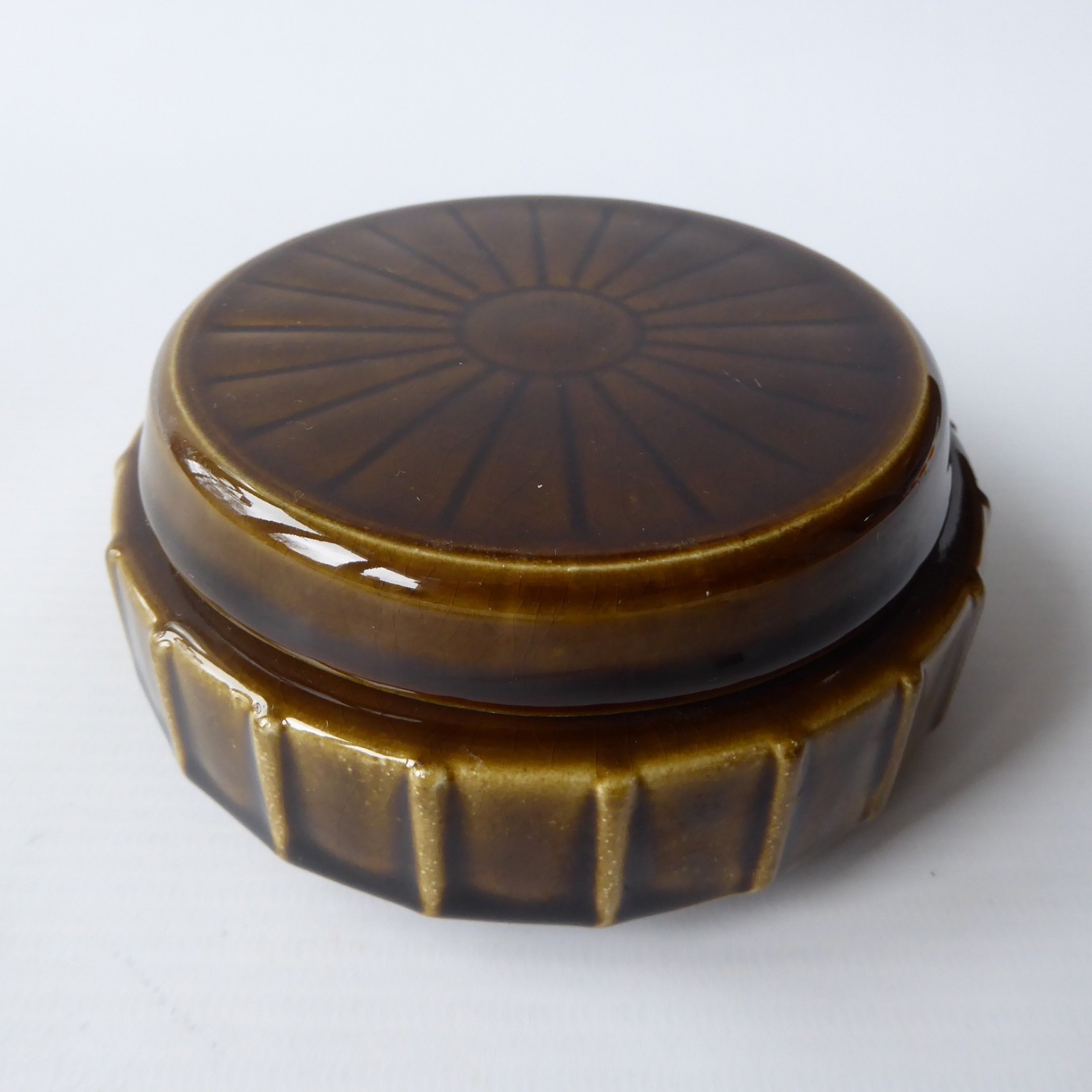 Prinknash Pottery ceramic round low shallow storage pot box container, vintage - Image 4