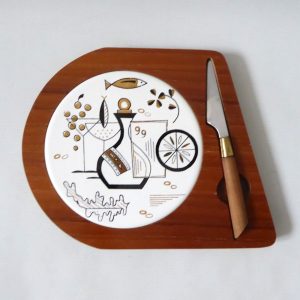 Retro 1970s Fred Roberts Japan round tile cheese board, lemon cutting bar +knife