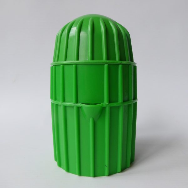 Retro 1970s Per Alimenti Italy plastic lemon orange citrus juice squeezer, green - Image 4