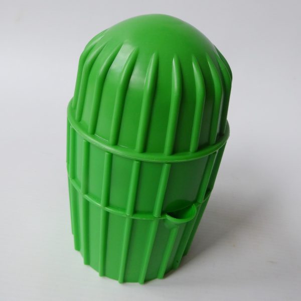 Retro 1970s Per Alimenti Italy plastic lemon orange citrus juice squeezer, green - Image 7
