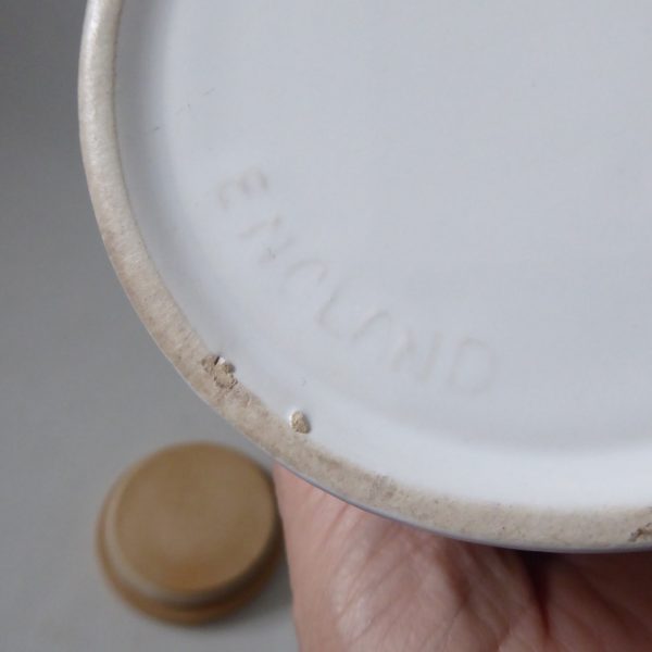 Retro stylised FISH vintage storage canister jar, 1970s England white ceramic - Image 12