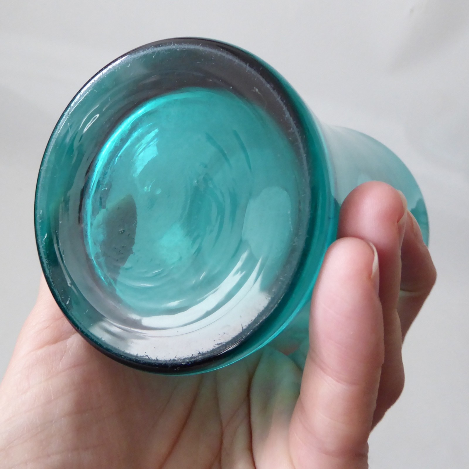 Riihimaki 1581 vintage art glass vase, Teal/peacock blue Finland, Riihimaen, 7" - Image 7