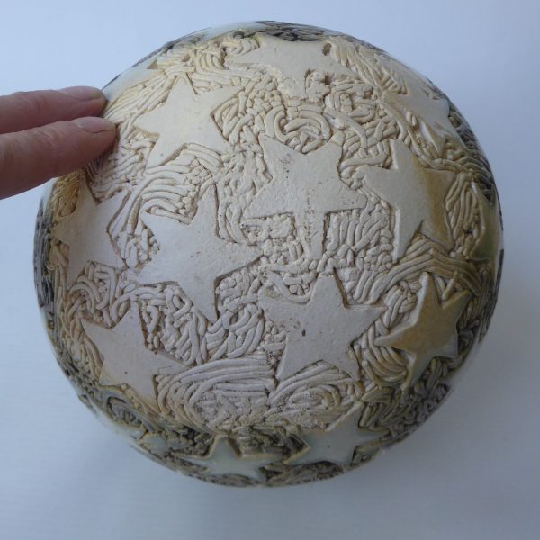 Round pottery clay handmade vase, stars, ivory/khaki glaze. Ball sphere, big - Image 12