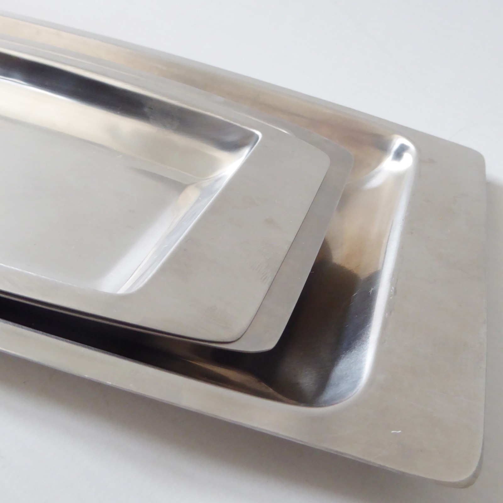 Set 3 nesting stacking vintage stainless steel serving dishes trays. Danish & HK - Image 8