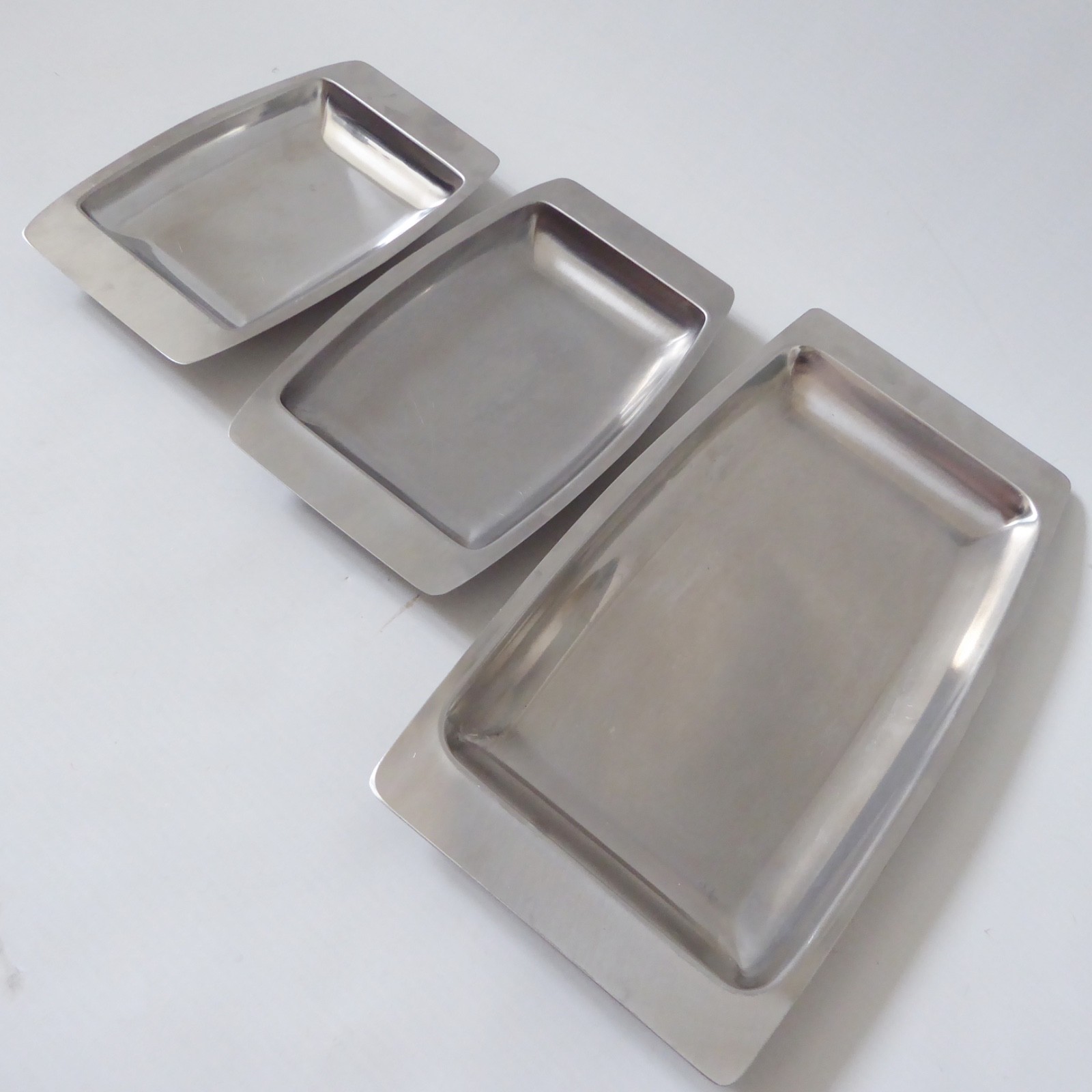 Set 3 nesting stacking vintage stainless steel serving dishes trays. Danish & HK