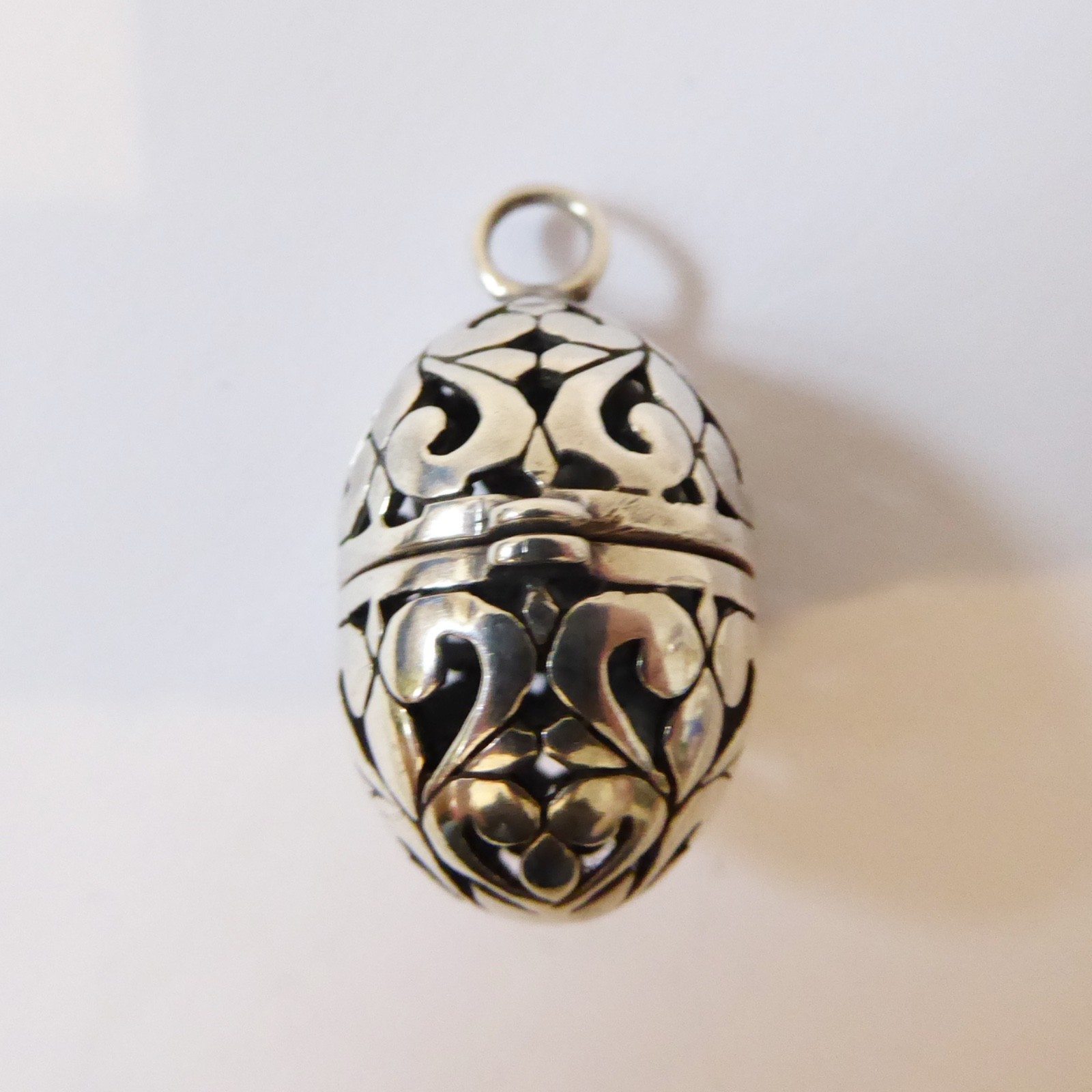 Sterling silver 925 egg shaped oval locket pendant vintage. Openwork ornate ball - Image 5