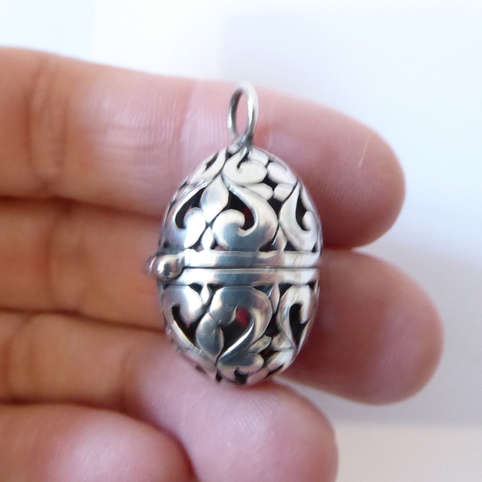 Sterling silver 925 egg shaped oval locket pendant vintage. Openwork ornate ball - Image 7