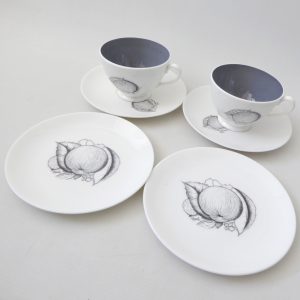 Susie Cooper Wedgwood Black Fruit Apple tea coffee cup & saucer & side plate set