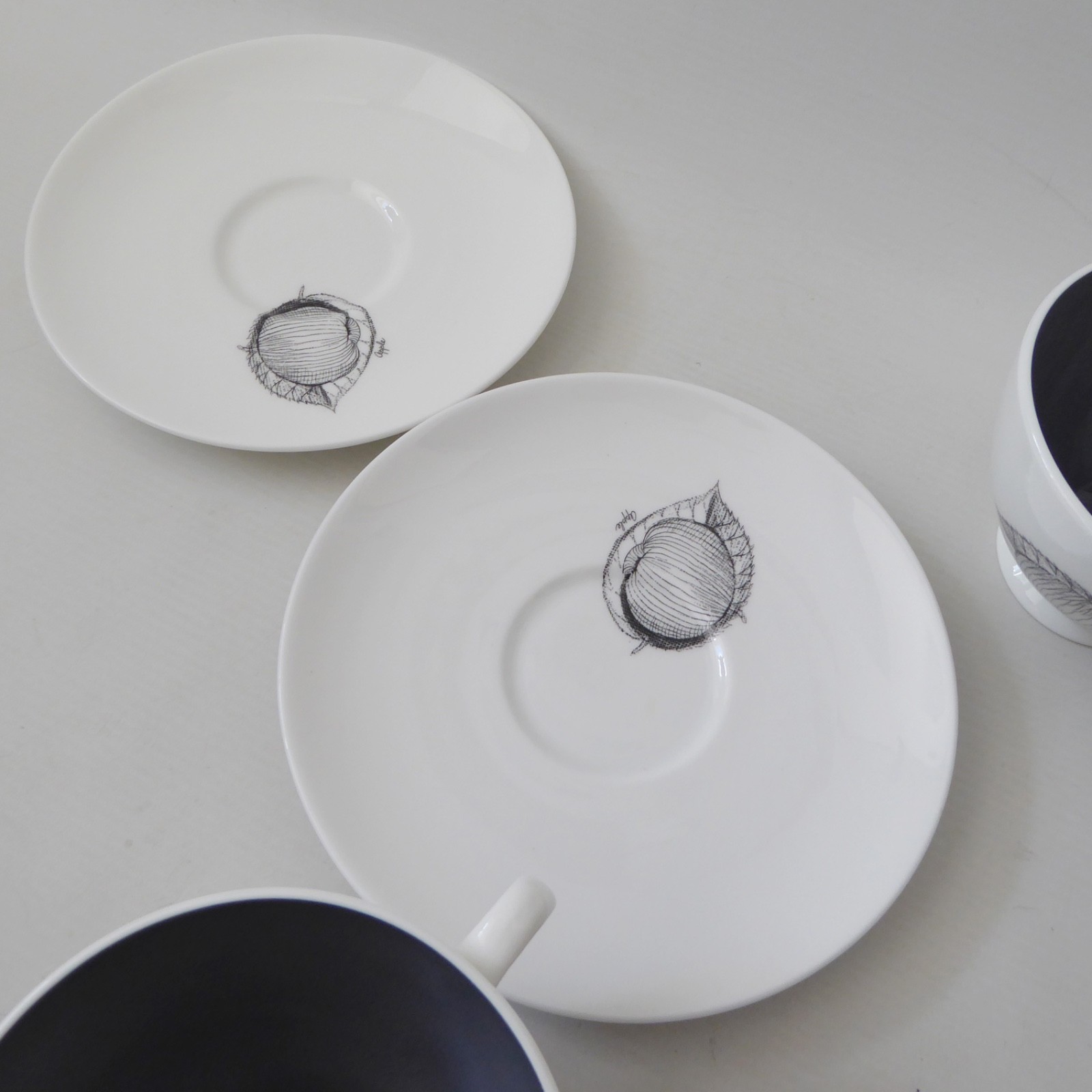 Susie Cooper Wedgwood Black Fruit Apple tea coffee cup & saucer & side plate set - Image 8