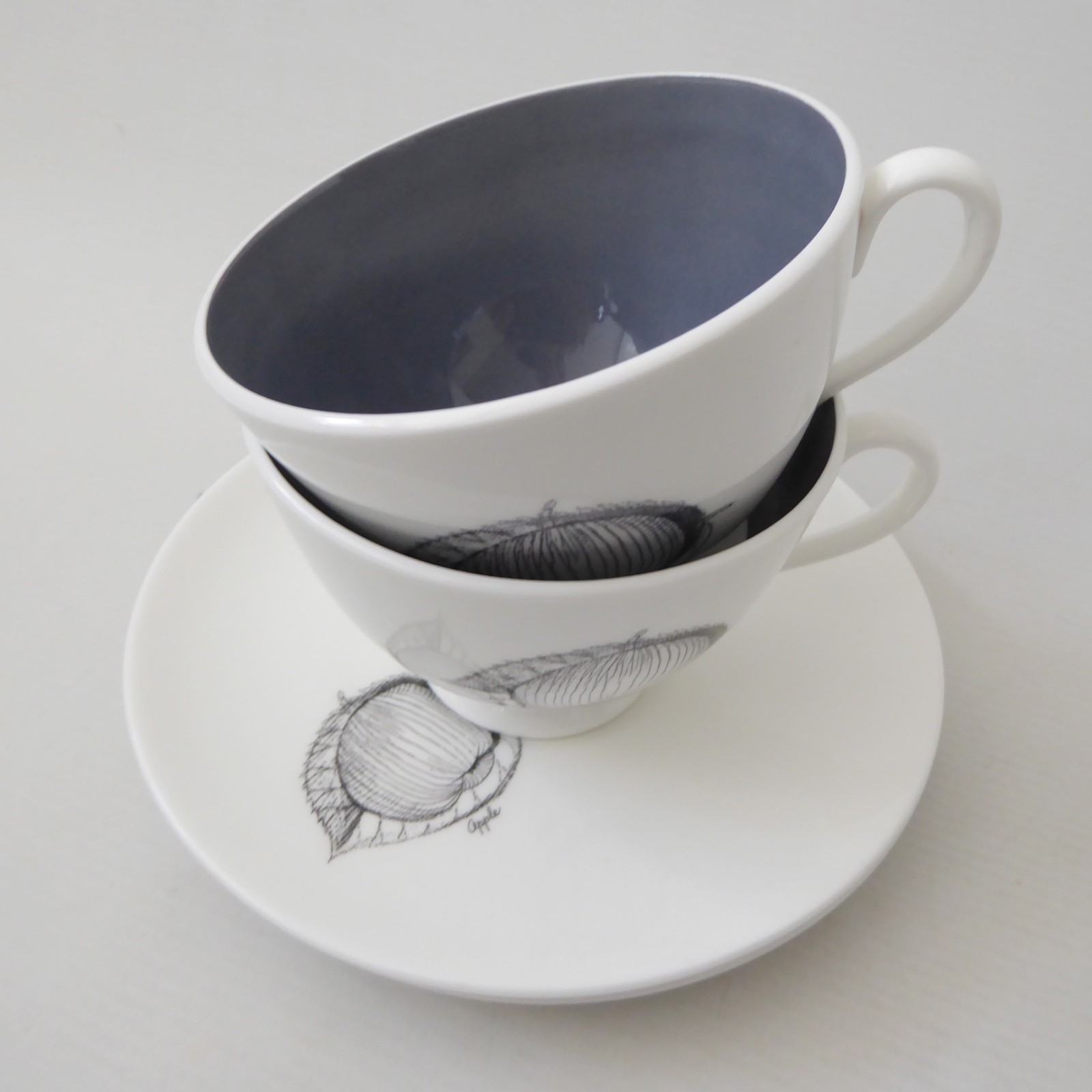Susie Cooper Wedgwood Black Fruit Apple tea coffee cup & saucer & side plate set - Image 9