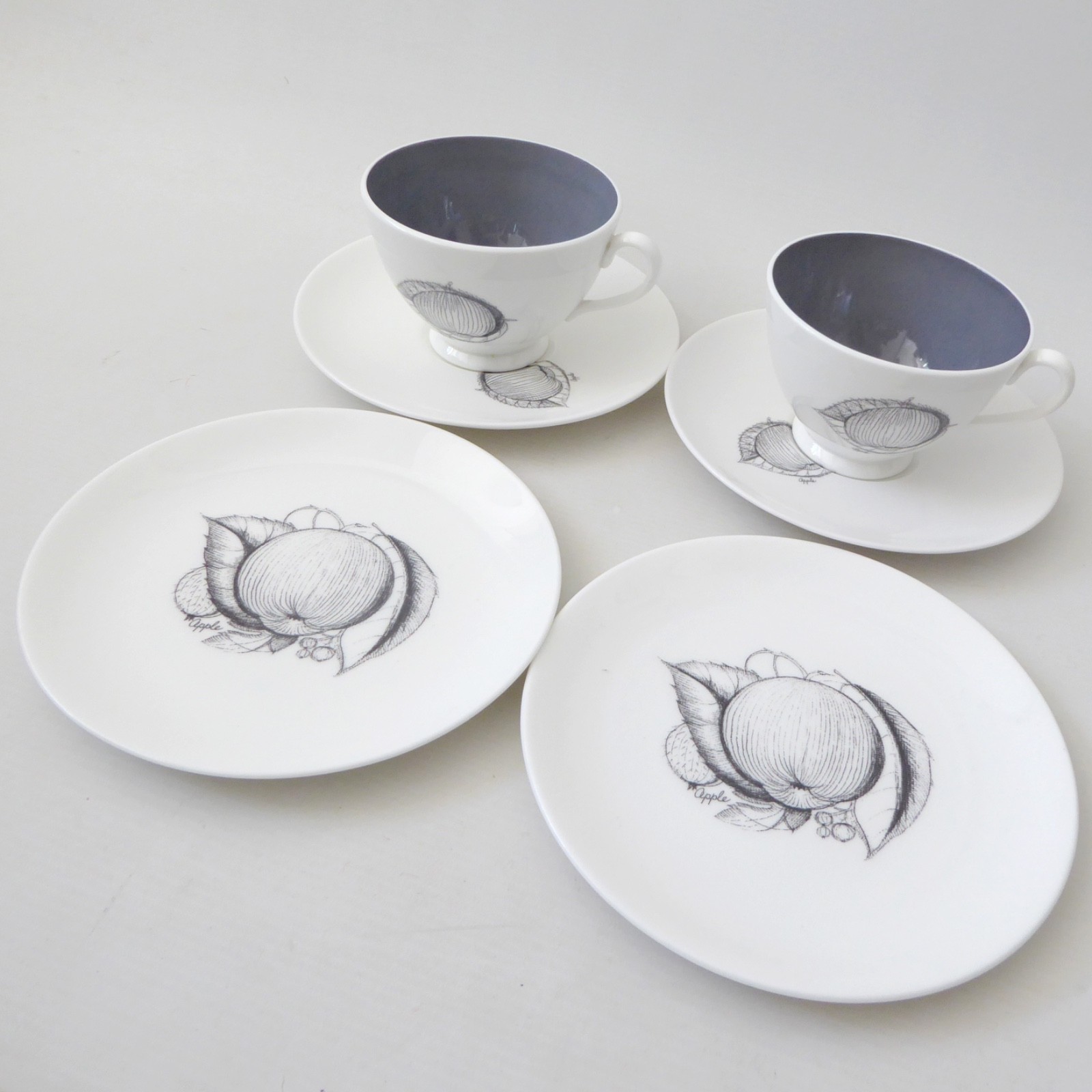 Susie Cooper Wedgwood Black Fruit Apple tea coffee cup & saucer & side plate set