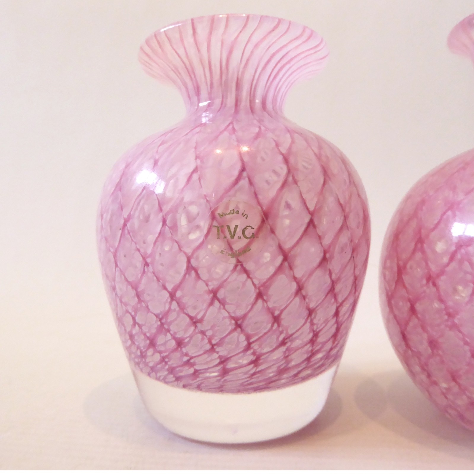 Teign Valley Glass TGV art glass pair small pink vases, handmade criss-cross - Image 5