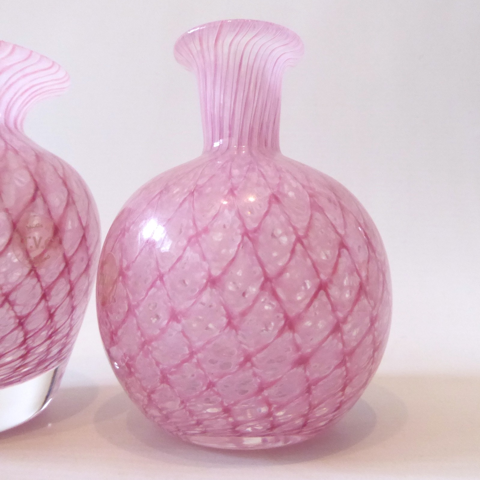 Teign Valley Glass TGV art glass pair small pink vases, handmade criss-cross - Image 6