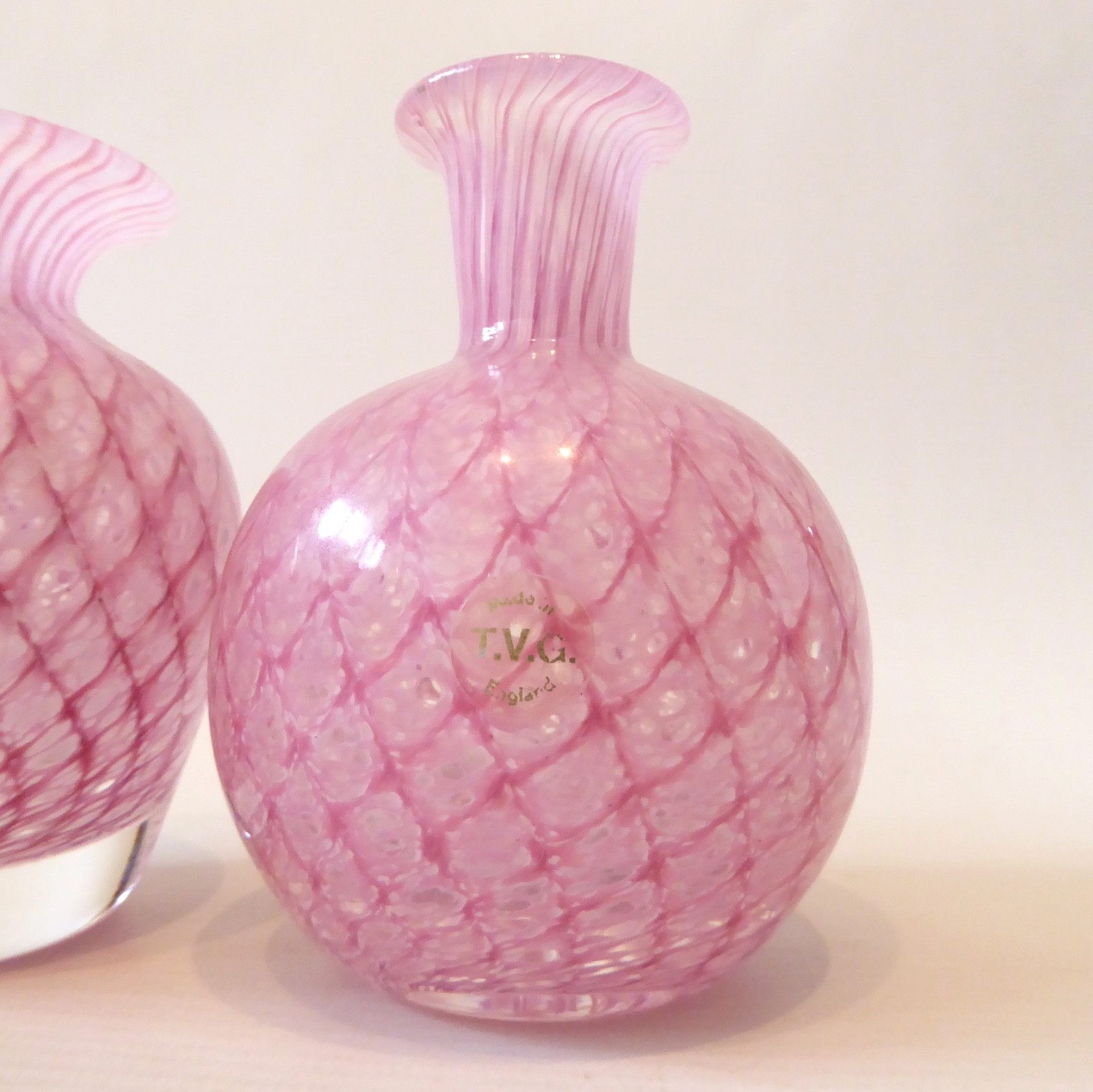 Teign Valley Glass TGV art glass pair small pink vases, handmade criss-cross - Image 7