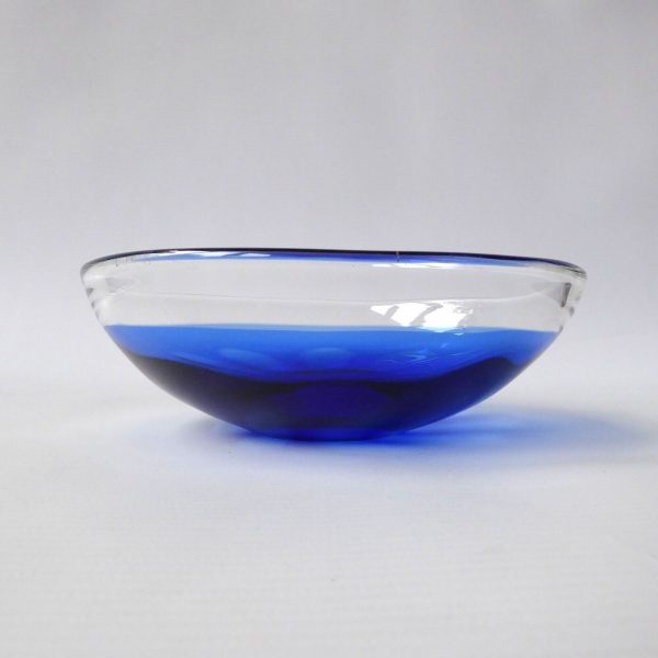Unusual vintage Murano/Scandi art glass shallow round bowl, blue flower dish 70s - Image 6