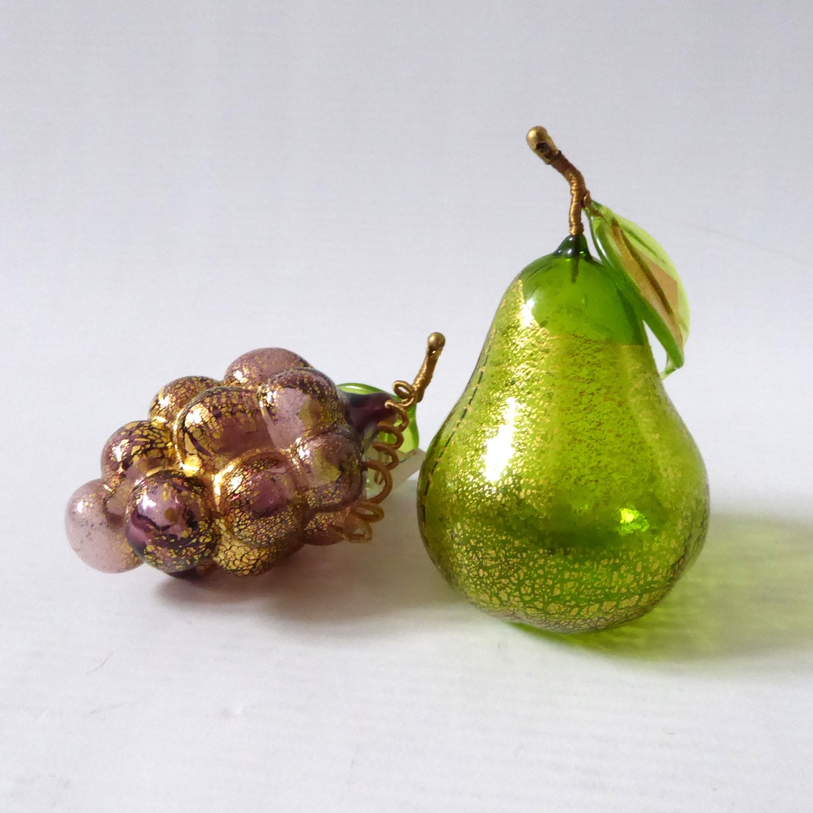 Vetro Artistico Murano art glass fruit, green pear & purple grapes + gold leaf