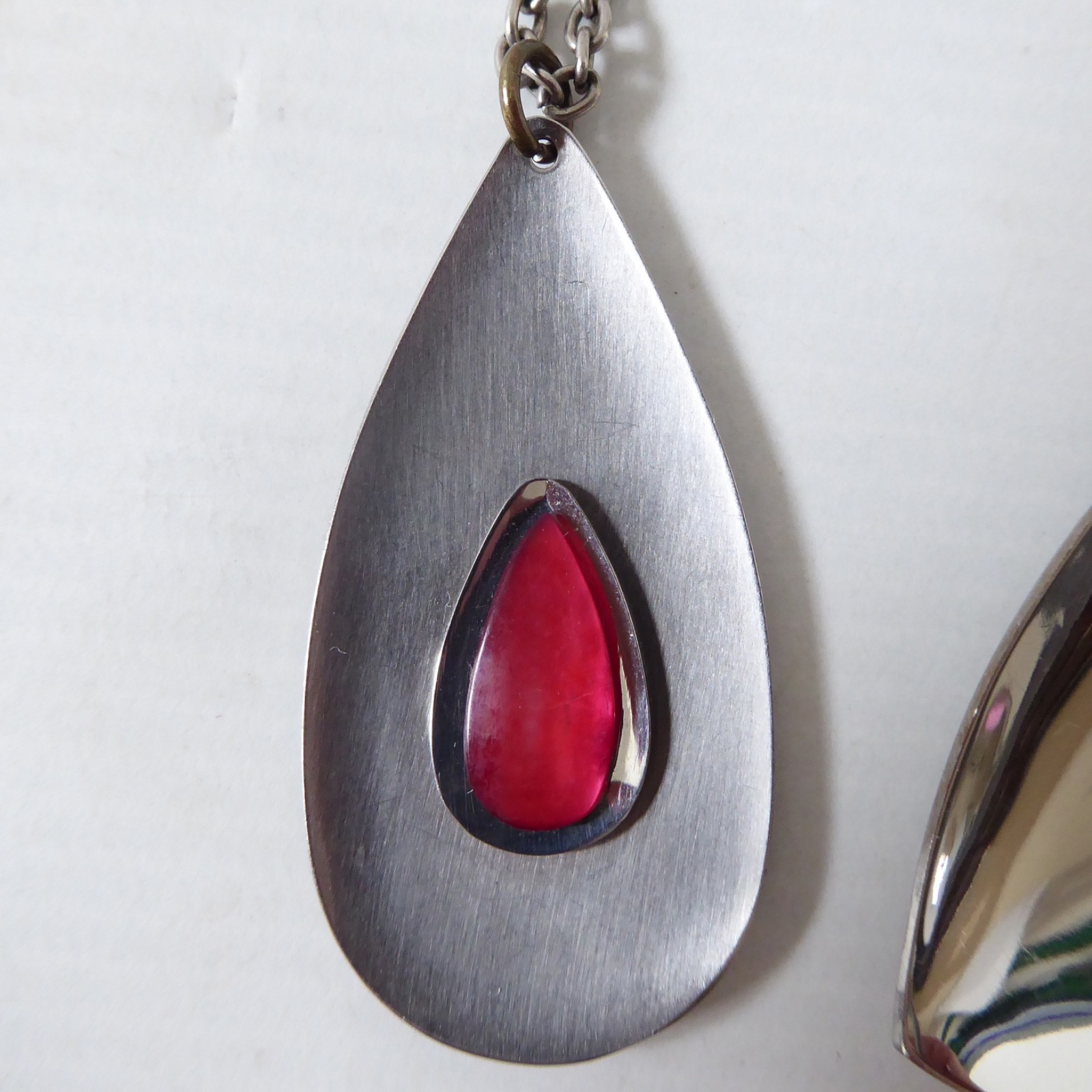 Vintage 1970s modernist stainless steel necklaces, retro red & pink pendants - Image 5