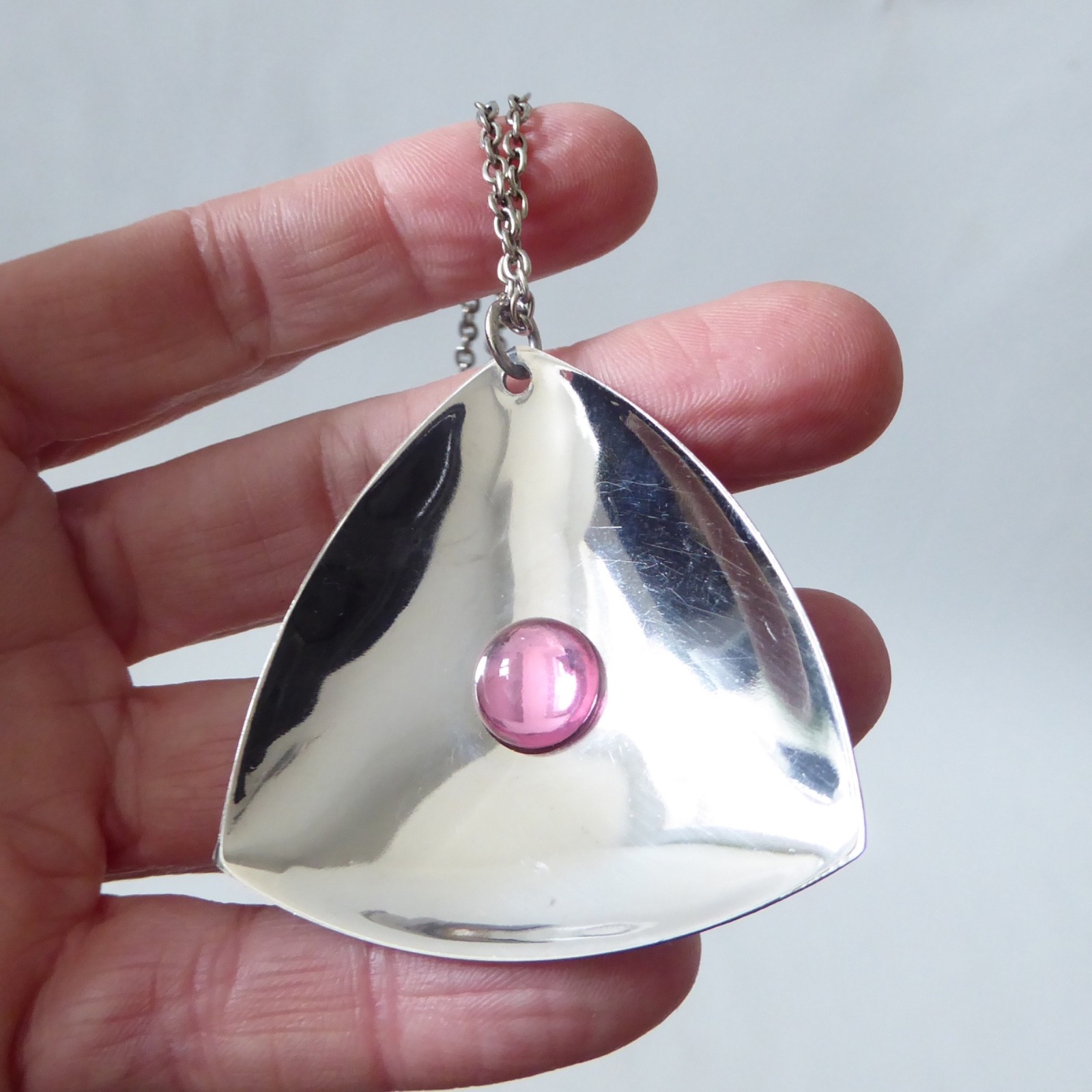 Vintage 1970s modernist stainless steel necklaces, retro red & pink pendants - Image 8
