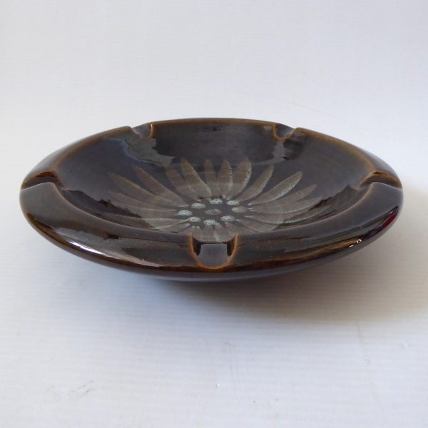 Vintage Lotus Pottery large round ashtray bowl dish, sage green + daisy petal. - Image 7